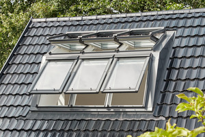  Wer die Vorteile von Dachfenstern und Gauben kombinieren will, kann die Panorama-Lichtlösungen von Velux nutzen. Der obere Teil der gaubenähnlichen Konstruktion ist nicht mit einer Eindeckung, sondern mit Dachfenster versehen, das sorgt für noch mehr Tageslicht 