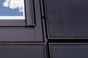  Ab 2024 bietet Roto einen speziellen Eindeckrahmen für den Einbau von Dachfenstern in Kombination mit Indach-Photovoltaikanlagen an  