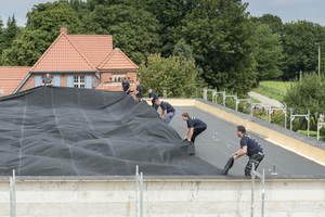  Abdichtung leicht gemacht – mit HERTALAN® EPDM-Planen und Qualifizierten HERTALAN® Fachverlegern. Vom Carport bis zu großen Hallendächern.  