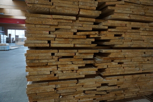  Nadelholzbretter Nuten Massivholzwandproduktion 