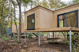  Die Häuser wurden in Holzrahmenbauweise erstellt. Die Außenbeplankung besteht aus OSB-Platten 