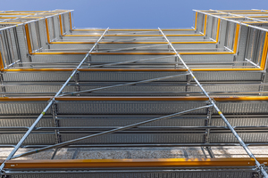  Das digitale Tool berechnet in kürzester Zeit, wie sich Gebäude bis knapp 27 m Höhe und rechteckiger Geometrie optimal mit dem PERI UP Fassadengerüst einrüsten lassen.  