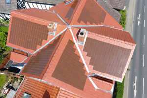  Goettingen_Solardachziegel_Wohnhaus_Stolberg_Bedachungen.JPG 