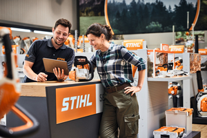  Mit dem „Stihl Check“, der „Stihl Inspektion“ für Privatanwender sowie der „Stihl Pro Inspektion“ für gewerbliche Kunden bietet der teilnehmende Fachhandel standardisierte Serviceleistungen für Geräte von Stihl an 