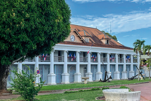  Die Präfektur in Cayenne, der Hauptstadt von Französisch-Guyana, stammt noch aus der Kolonialzeit und beherbergt bis heute das politische Zentrum des Landes 