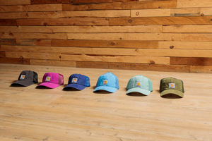  Die „Canvas Mesh Back Cap“ kombiniert robustes Canvas-Material auf der Vorderseite mit einem atmungsaktiven Mesh-Rückenteil  