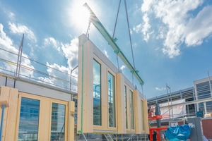  Neben dem Abbund und Plattenzuschnitt von Holzbauteilen fertigt die Brüninghoff Holz GmbH &amp; Co. KG einbaufertige Dach-, Decken- und Wandelemente nach individuellen Vorgaben, beispielsweise für Zimmereien und Holzbaubetriebe 