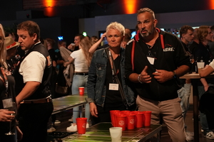  Neben Tischtennis und Tischkickern gab es viele weitere Spielstationen auf dem „Dachkrone“-Event, unter anderem Beerpong und Cornhole  