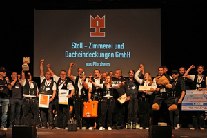  In der Kategorie „Team- und Traditionsverständnis“ sicherte sich das Team der Stoll Zimmerei und Dacheindeckungen GmbH den ersten Platz 