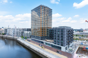  Der Baubeginn des Holz-Hochhauses „Roots“ in Hamburg war vor vier Jahren (2020). Inzwischen hat das Gebäude seine finale Höhe von 65 m erreicht 