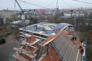  Das Gebäude wurde abschnittsweise eingerüstet und saniert 