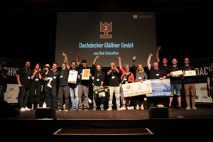  Die Dachdeckerei Gläßner belegte bei der „Dachkrone“ dieses Jahr in der Kategorie „Bestes Projekt“&nbsp;den zweiten Platz und wurde damit für die Sanierung des Leopoldinums ausgezeichnet 