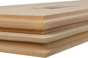  Die Rezeptur und der Herstellungsprozess der Holzfaserdämmplatten wurden ebenfalls überarbeitet. Die Oberfläche der neuen Dämmplatten ist dichter und besser strukturiert, das sorgt für eine erhöhte Rutschfestigkeit 