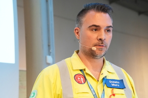  Donato Muro, Sicherheitsingenieur und Jurist aus Düsseldorf, erklärte in seinem Vortrag, wie man eine belastbare Gefährdungsbeurteilung zur Vermeidung von Absturzunfällen erstellt 