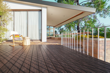 WPC-Terrassendielen aus Akazienholz - naturinform