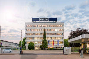  GEZE Stammsitz in Leonberg, Außenansicht 