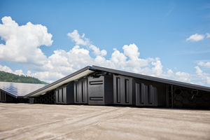  Das System Huber-Solarfix besteht aus Wassertanks, die zur PV-Aufständerung und Ballastierung auf dem Flachdach genutzt werden können 