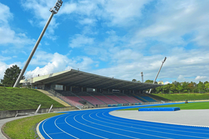  Das Tribünendach des Stadions im Sportpark Nord in Bonn wurde saniert 