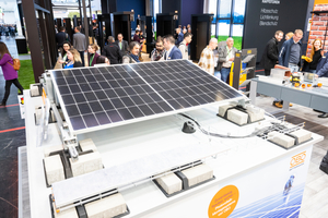  Dachkonstruktionen, Dachziegel, Gründächer und Solarsysteme werden in Halle A3 der Messe gezeigt 