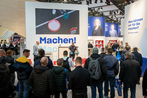  Am Stand von Remmers auf der BAU werden Produkte für die Bauwerks- und Flachdachabdichtung, den Holzschutz und für das serielle, modulare Bauen gezeigt 