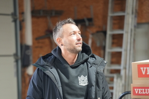  Gregor Pechstein, Dachdecker- und Zimmerermeister und Mitglied des „Roofer’s Club“, hat gemeinsam mit Tamino Haberland 2021 die Dachdeckerei und Zimmerei Haberland &amp; Pechstein in Potsdam gegründet und ist seit 2024 Mitglied des „Roofer’s Club“  