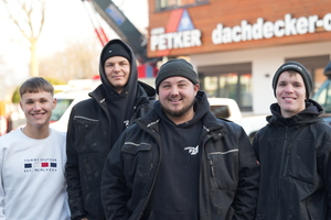  Die Mitarbeiter der Jakob Petker Dachdeckermeister GmbH hießen die Teilnehmer des „Roofer’s Club“-Netzwerktreffens im Dezember 2024 herzlich willkommen 
