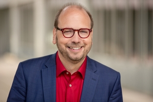  Klaus Ecks Buch „Die neue Macht der Corporate Influencer“ gilt als Standardwerk für die Unternehmenskommunikation.  