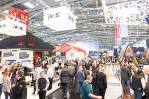  In Halle A3 der Messe BAU zeigten vor allem Hersteller aus dem Dachbereich ihre neuen Produkte und Services für die Branche, darunter waren Aussteller wie ABS Safety, Nelskamp, Erlus, Prefa und Siga 