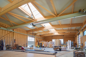  Abbundhalle mit Holztragwerk inklusive Kranbahnstützen aus Holz 