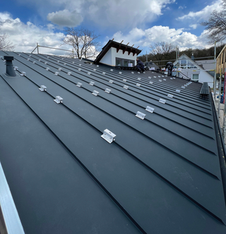 Stehfalzbleche Prefa Solardachhalter