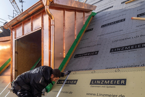  Das Steildach des Gebäudes erhielt eine Aufdachdämmung mit PU-Dämmplatten von Linzmeier 