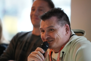  Stefan Bern ist Dachdeckermeister und Inhaber eines Dachdeckerunternehmens mit 43 Mitarbeiterinnen und Mitarbeitern in Mönchengladbdach. Seit 2024 ist er Mitglied des Unternehmernetzwerks „Roofer’s Club“  