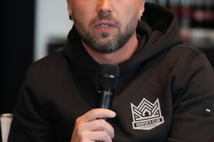  Gregor Pechstein ist Zimmerer- und Dachdeckermeister und führt, gemeinsam mit Tamino Haberland, die Dachdeckerei und Zimmerei Haberland Pechstein GmbH mit Sitz in Potsdam 