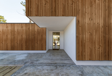 Fassade mit Nordamerikanischer Douglasie von Mocopinus