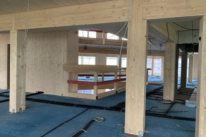  Das CADFEM Bürogebäude wurde als Skelettbau in Holzmassivbauweise mit tragenden Unterzügen und Stützen errichtet 