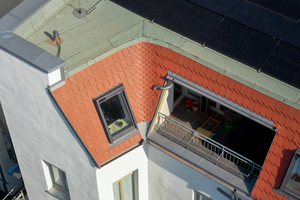  Ein Wohnhaus mit „Berliner Dach" nach der Sanierung  