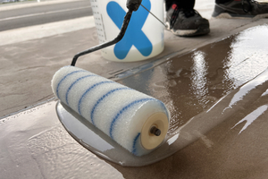  „Triflex Cryl UniPrimer 285“ von Triflex in der Anwendung 