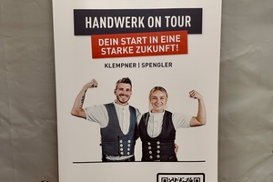  Die Firma Prefa unterstützte das Projekt organisatorisch. Der Prefa-Außendienst nahm vor den Aktionstagen Kontakt zu Dachdecker- und Klempnerbetrieben auf, die Praktika und Ausbildungsplätze anbieten 