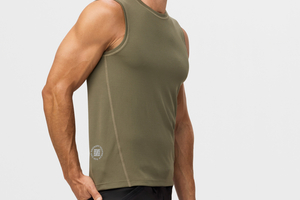  Das atmungsaktive Tank Top eignet sich für das Arbeiten an besonders heißen Tagen 