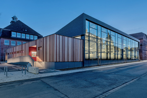  Die neue Sporthalle in Walldürn verbindet moderne Architektur mit natürlichen Materialien 