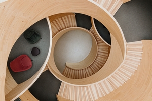  Blumer Lehmann_Stammhaus_Blick durch die Treppe von oben 