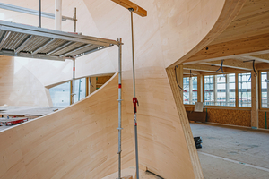  Blumer Lehmann_Stammhaus_Montage der Treppe 