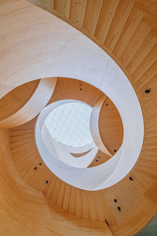 Blumer Lehmann-Stammhaus_Blick durch die Treppe von unten