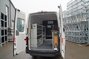  Der Testtransporter war im Laderaum mit zwei Bott-Regalen und Werkbänken ausgestattet 