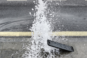  Wenn die Kanalisation überlastet ist, sucht sich das Regenwasser neue Wege 