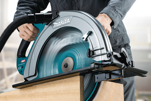  Akku-Handkreissäge „HS013G“ von Makita  