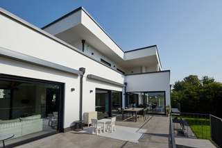 Einfamilienhaus mit gedämmter Terrasse 