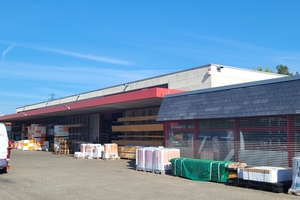  Im Lager der Dachdecker-Einkauf Ost eG in Berlin-Biesdorf werden zahlreiche Produkte für Kunden aus dem Dachdeckerhandwerk gelagert 