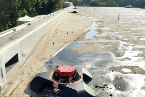  Dank der nachgerüsteten&nbsp; „Roofguard“-Laubsiebe bleiben die Dachabläufe frei von Laub und Schmutz 