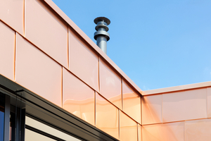  Die Bildung einer Patina auf dem Kupfer war hier nicht gewünscht, daher fiel die Wahl auf witterungsunempfindliche Schindeln 